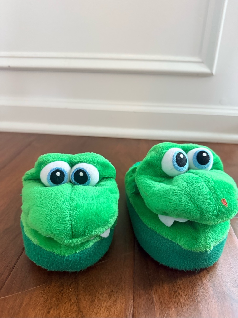 Stompeez! Slippers Growling Dragon Size 9-11 Small - Green